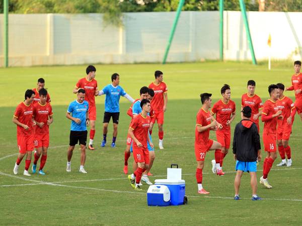 Bóng đá Việt Nam hôm nay: Đình Trọng trở lại tập luyện