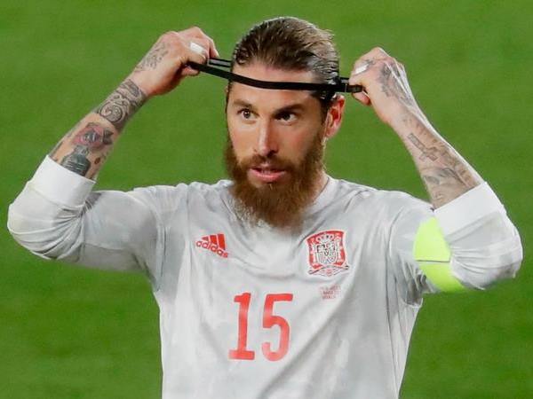 Sergio Ramos là một trong những cầu thủ nhiều thẻ đỏ nhất thế giới